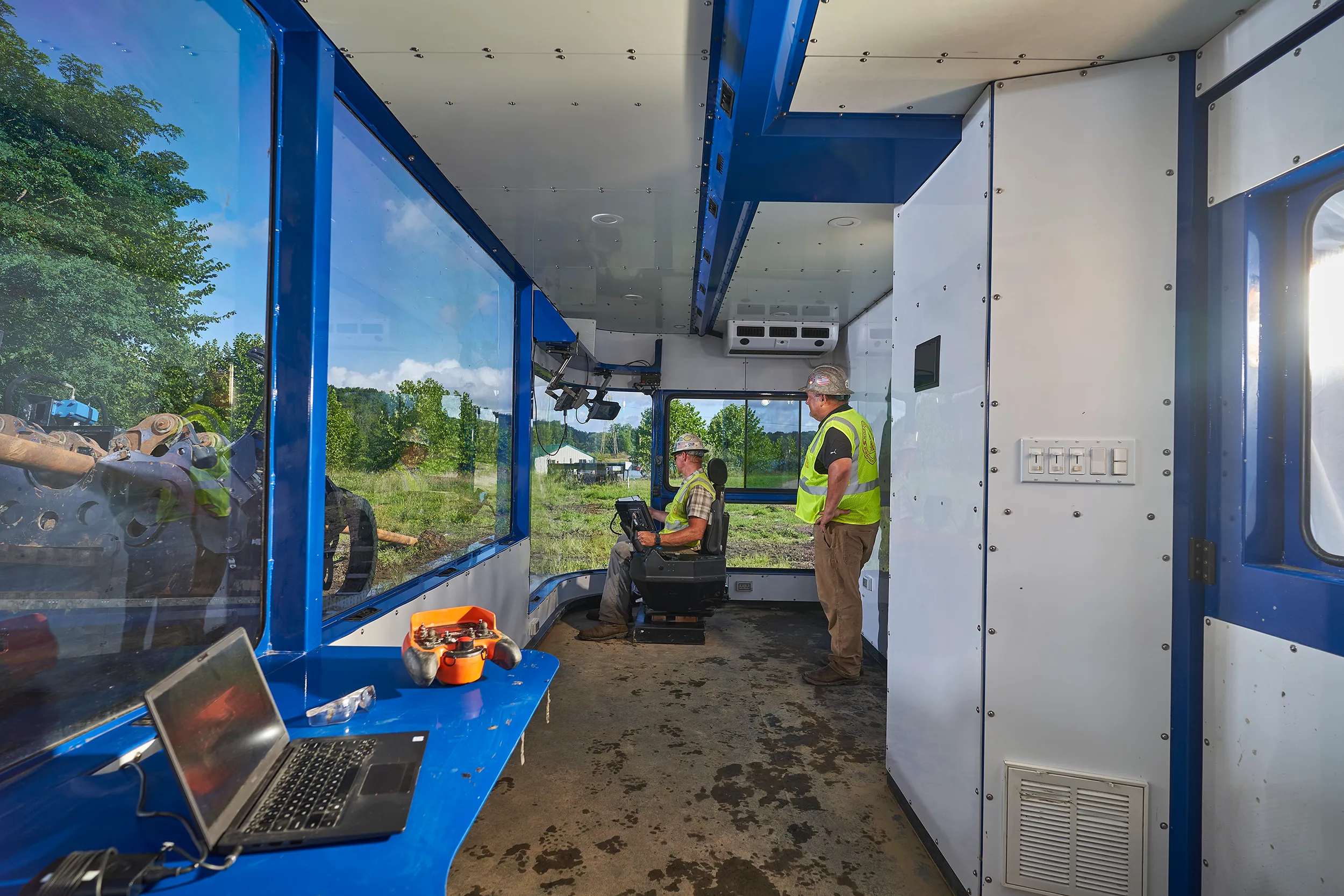 New  DD600 at Papé DitchWitch West